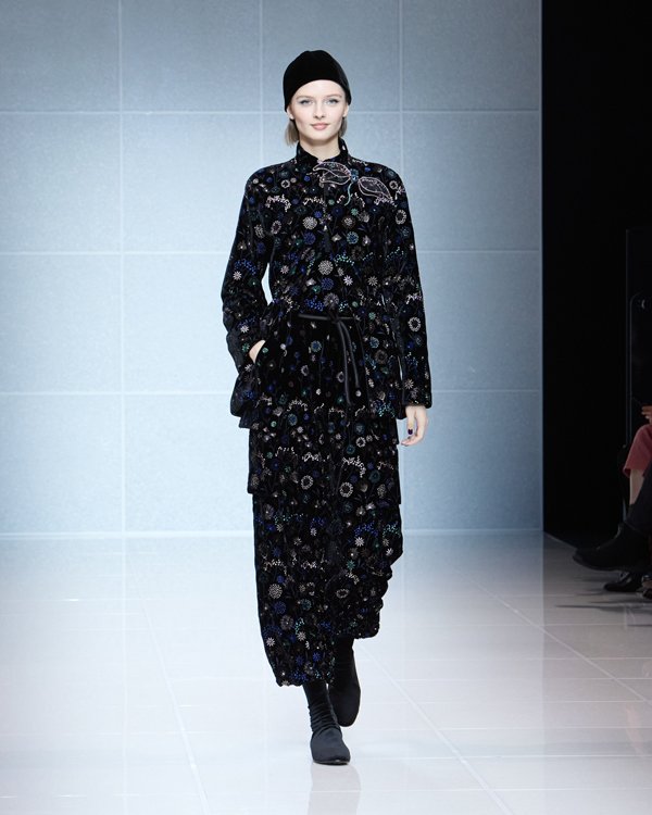 洋書 Giorgio Armani Fall/Winter 1998-99 GIORGIO ARMANI Fall Winter 1998 1999 Menswear Milan